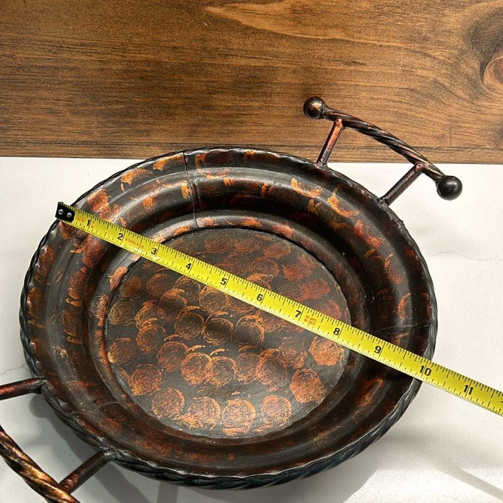 ๐ Decorative Rustic Metal Bowl With Handles Copper Coloured Pattern - Picture 13 of 14